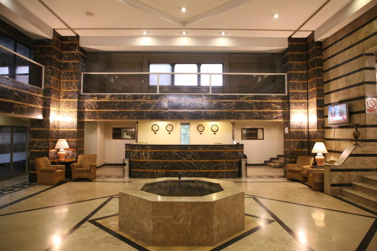 Carlton Tower Hotel 라호르 외부 사진