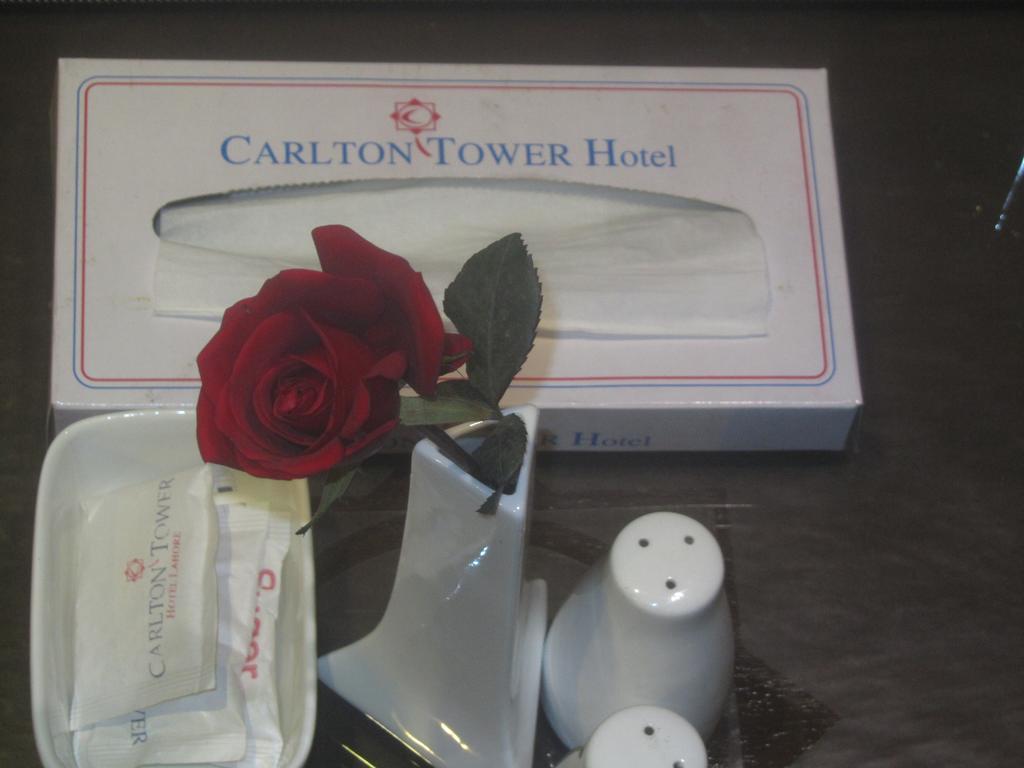 Carlton Tower Hotel 라호르 외부 사진