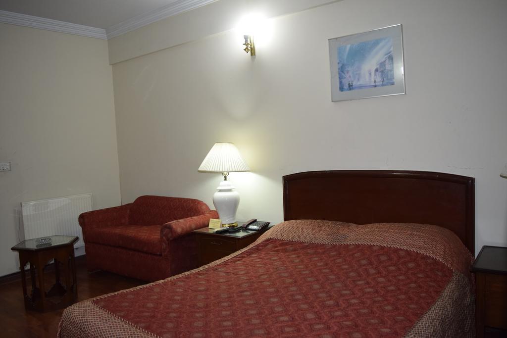Carlton Tower Hotel 라호르 객실 사진